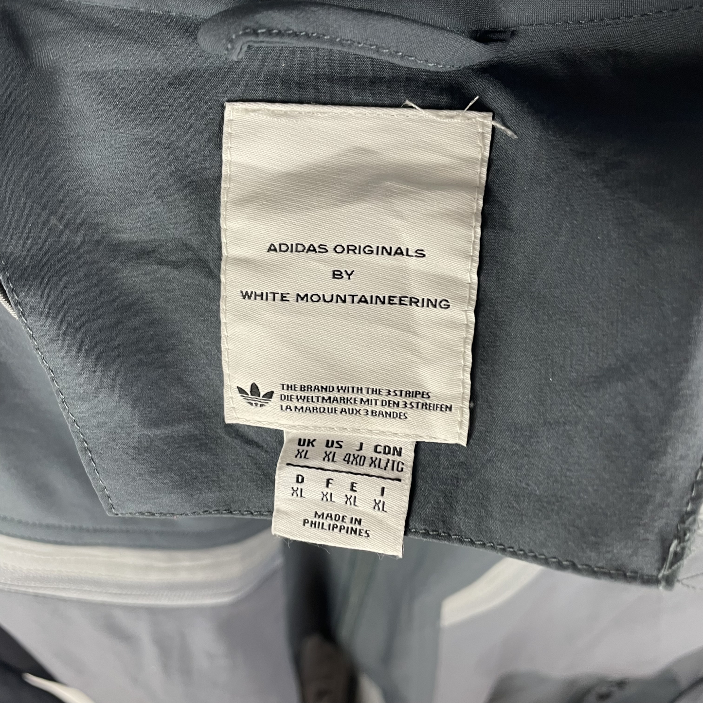 Adidas Originals x White Mountaineering Windbreaker Grau (XL)