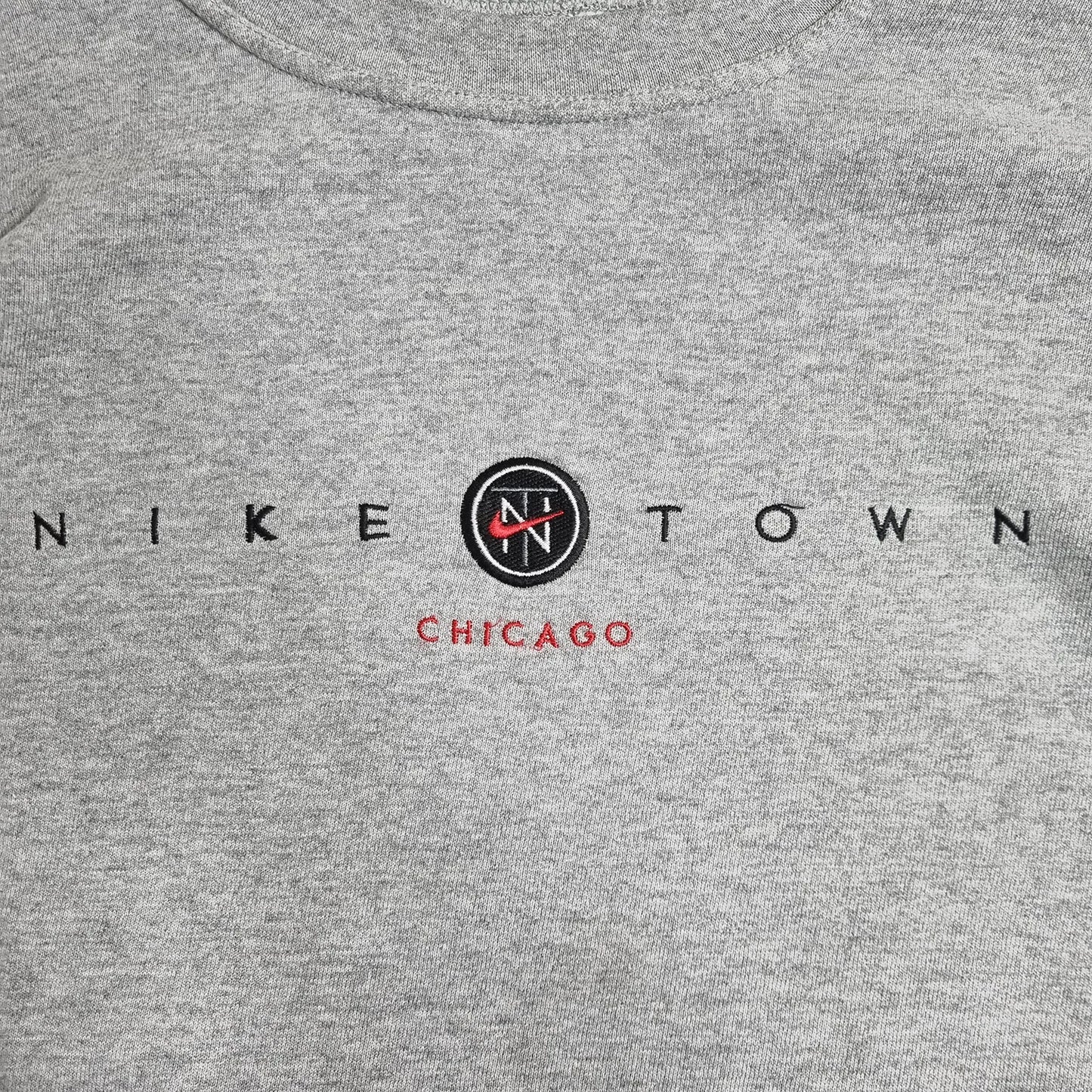 90s NikeTown Chicago Grey Crewneck Sweatshirt (M)
