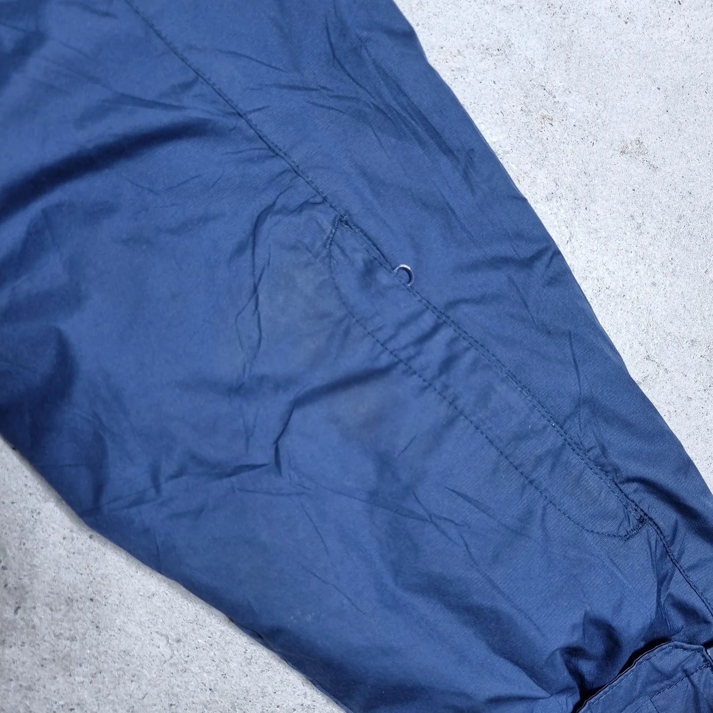 Nike Navy Blue Outdoor Tech Jacket – Vintage 2000s Windbreaker with Hidden Hood