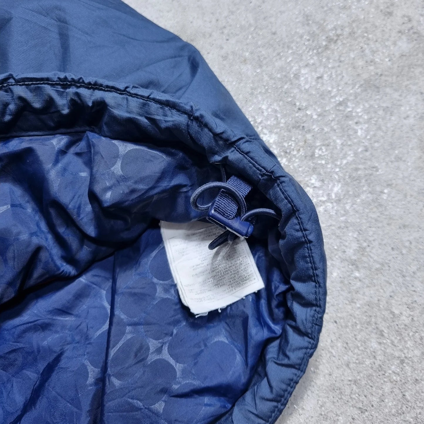 Nike Navy Blue Outdoor Tech Jacket – Vintage 2000s Windbreaker with Hidden Hood