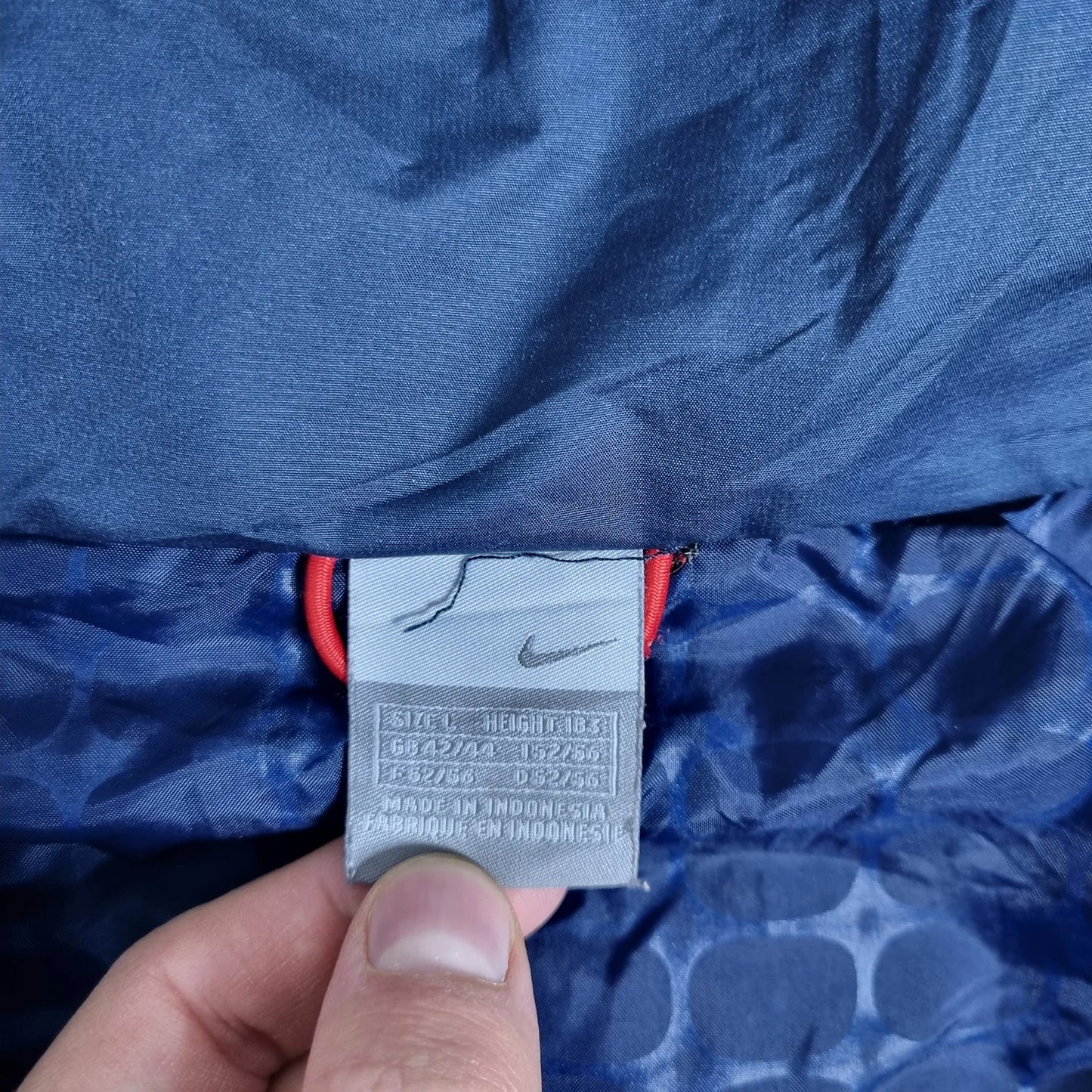 Nike Navy Blue Outdoor Tech Jacket – Vintage 2000s Windbreaker with Hidden Hood