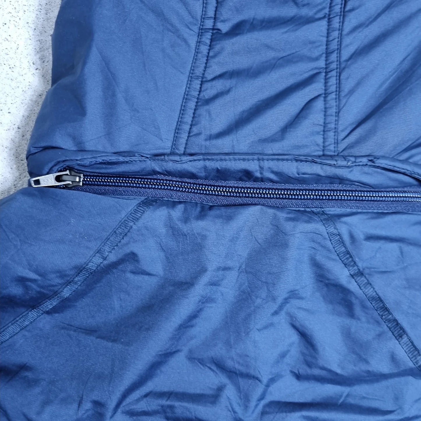 Nike Navy Blue Outdoor Tech Jacket – Vintage 2000s Windbreaker with Hidden Hood