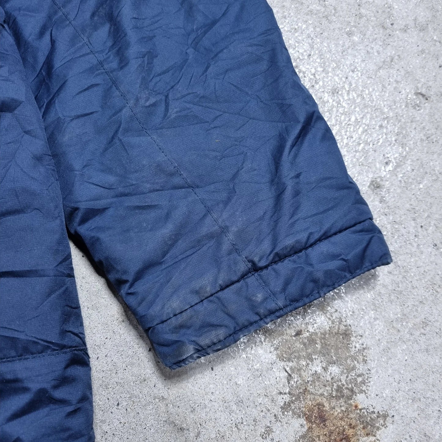 Nike Navy Blue Outdoor Tech Jacket – Vintage 2000s Windbreaker with Hidden Hood