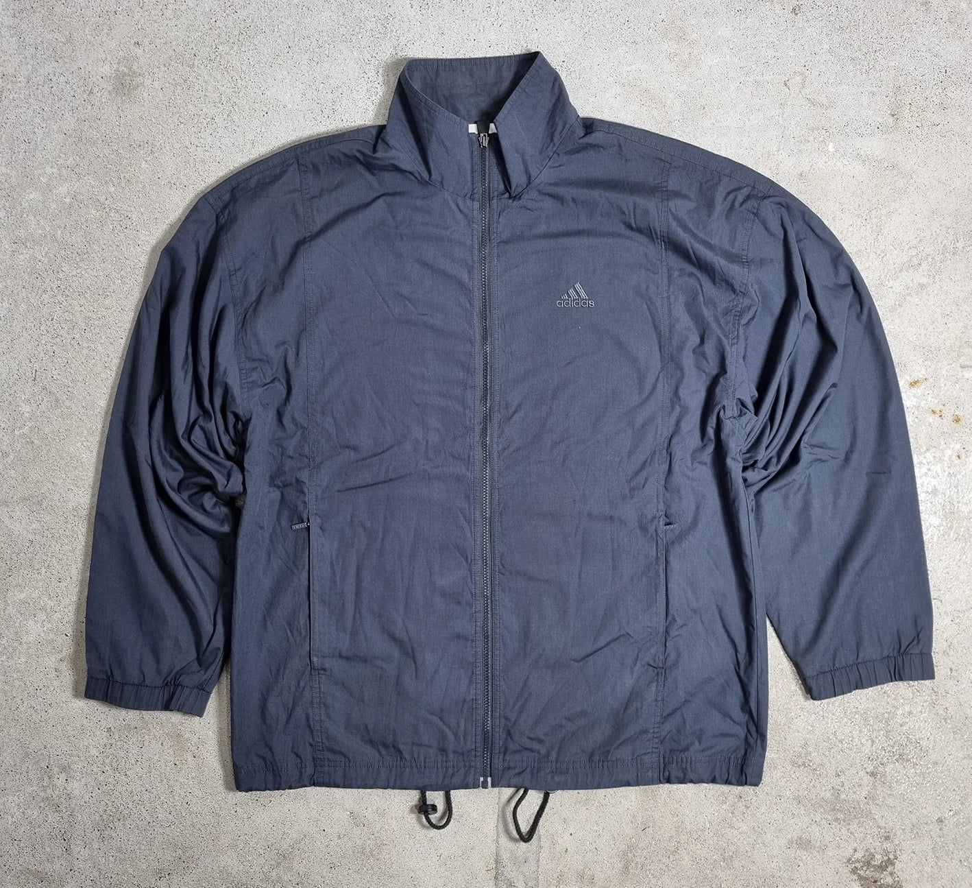 Adidas Grey Minimalist Windbreaker – Vintage 2000s Lightweight Jacket