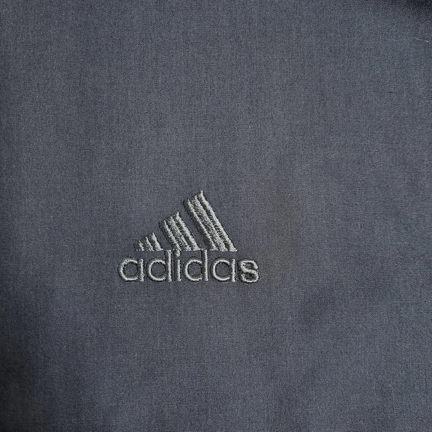 Adidas Grey Minimalist Windbreaker – Vintage 2000s Lightweight Jacket