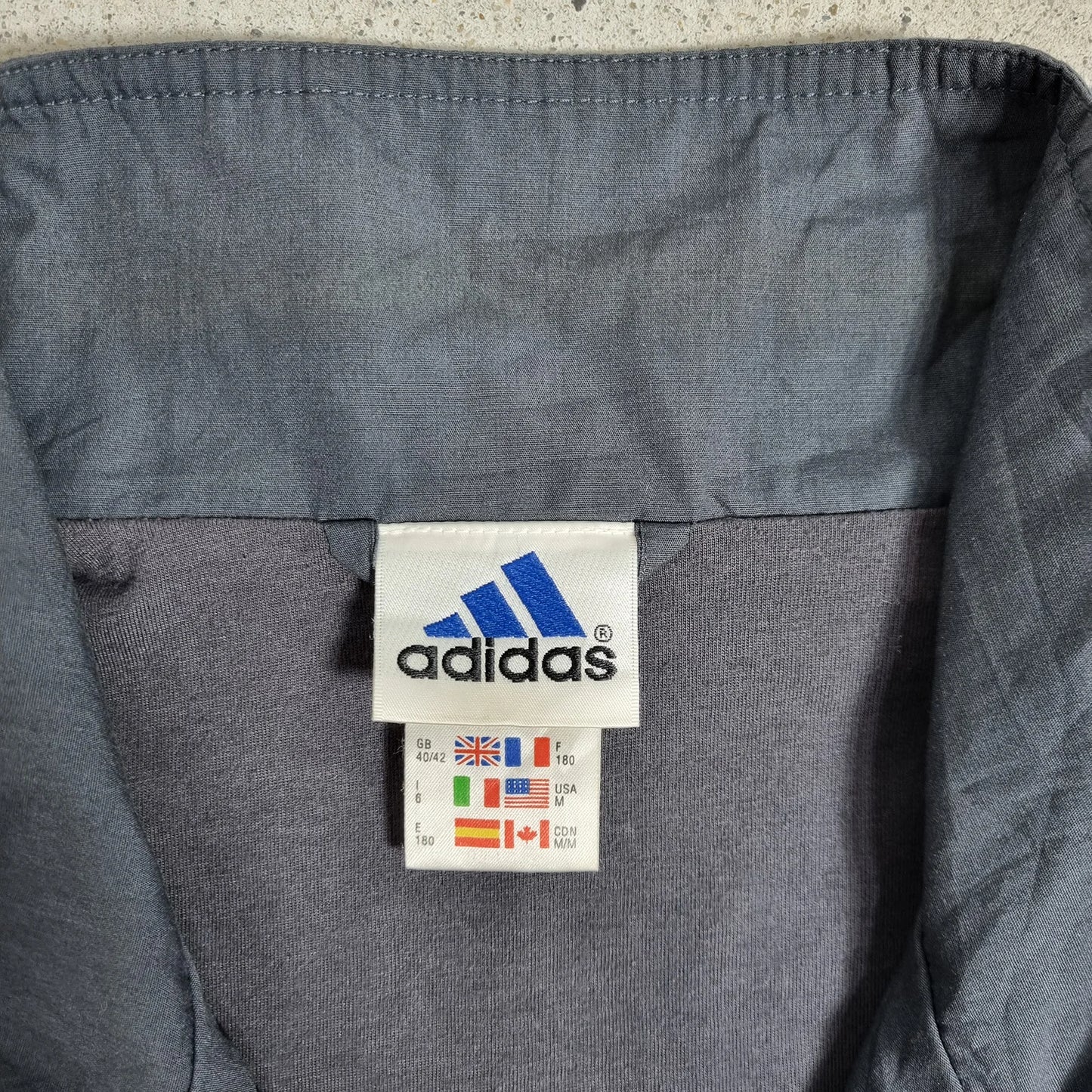 Adidas Grey Minimalist Windbreaker – Vintage 2000s Lightweight Jacket