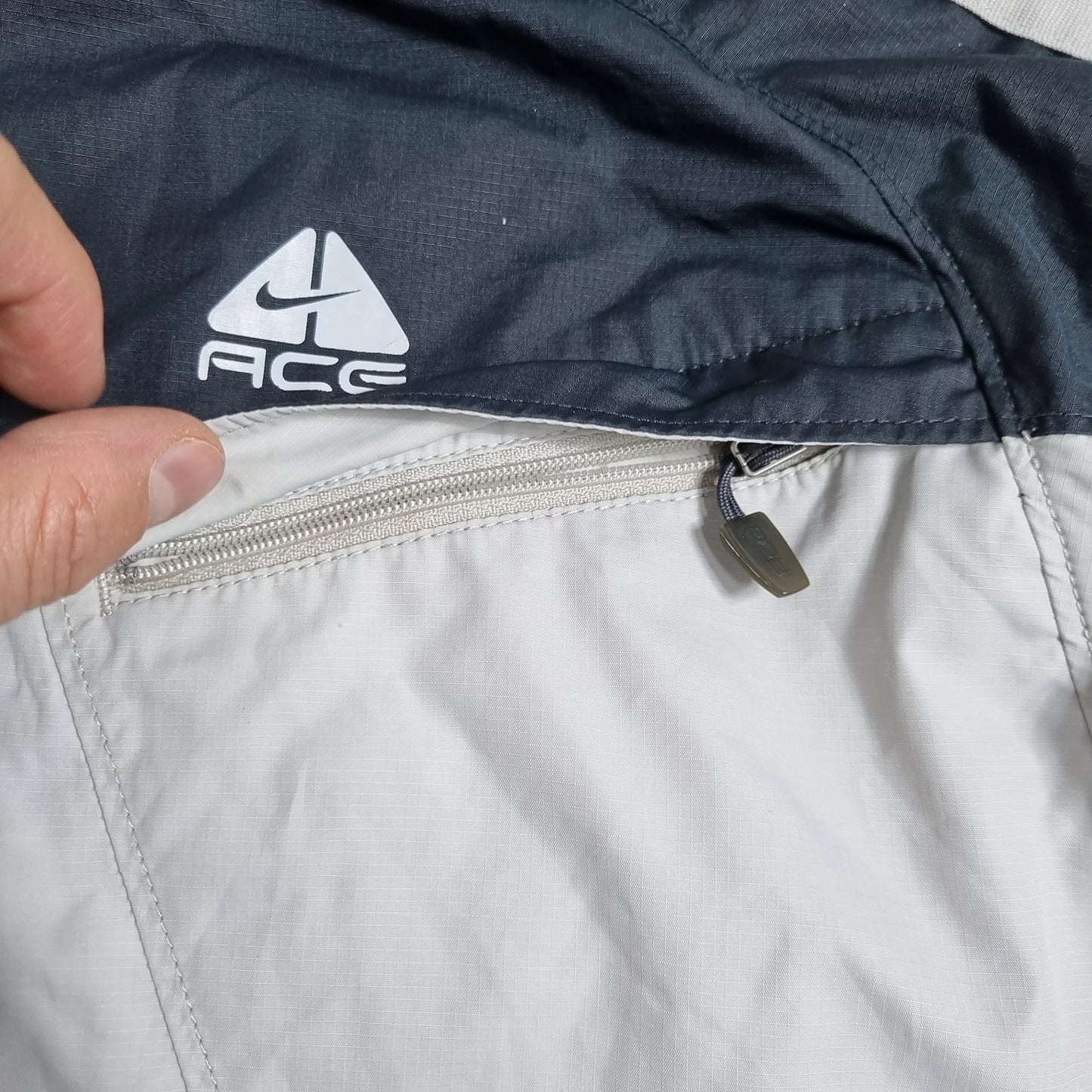 Nike ACG Windbreaker – Vintage 2000s Grey Outdoor Jacket NikeFIT