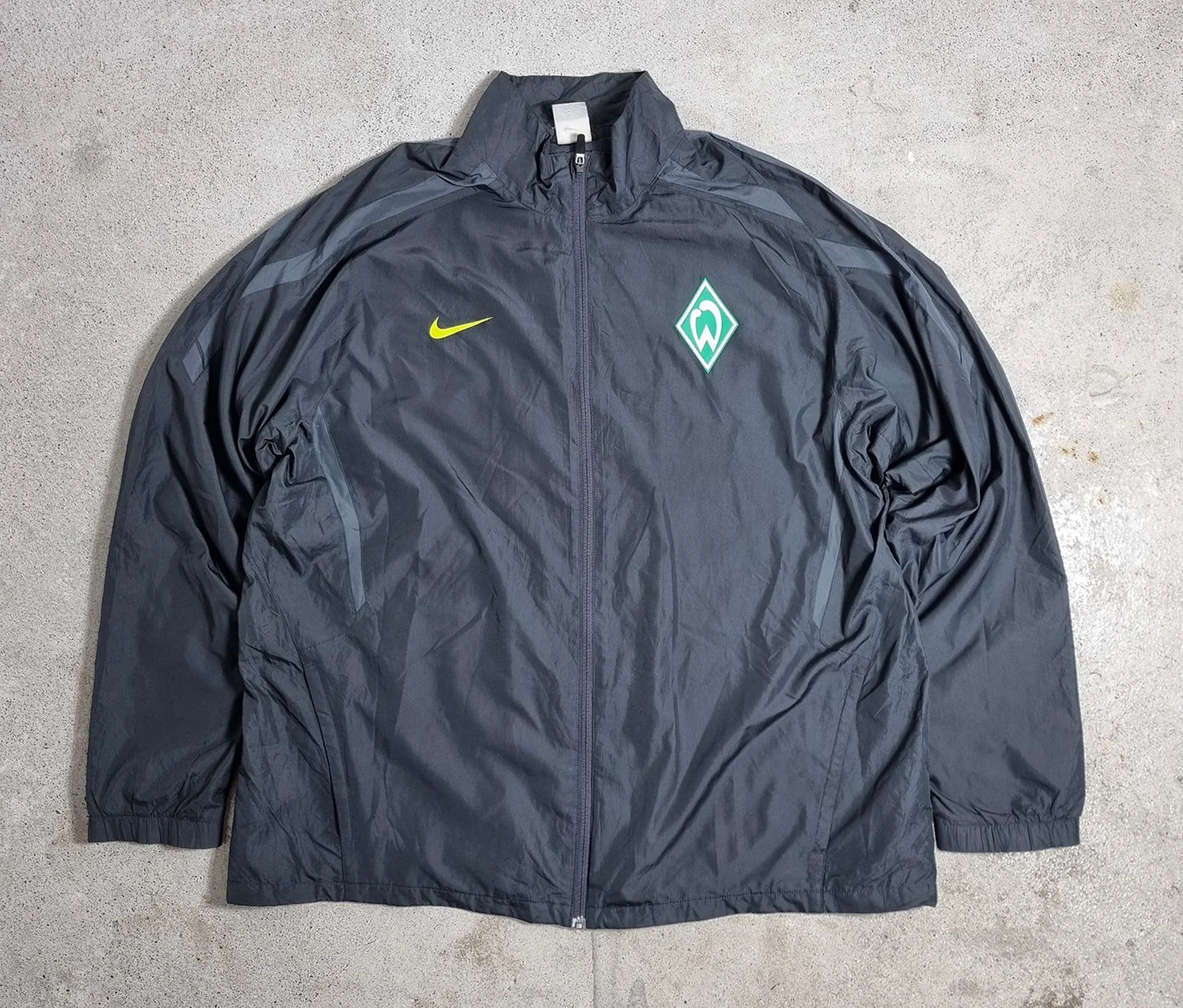 Nike x Werder Bremen Team Jacket – Vintage 2000s Football Windbreaker
