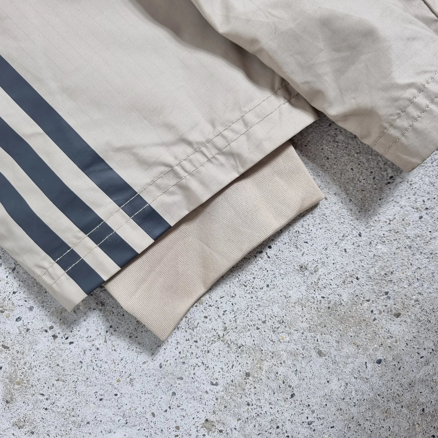 Adidas Ajax Amsterdam Windbreaker Beige – Climastorm 3-Stripes Jacket 2XL