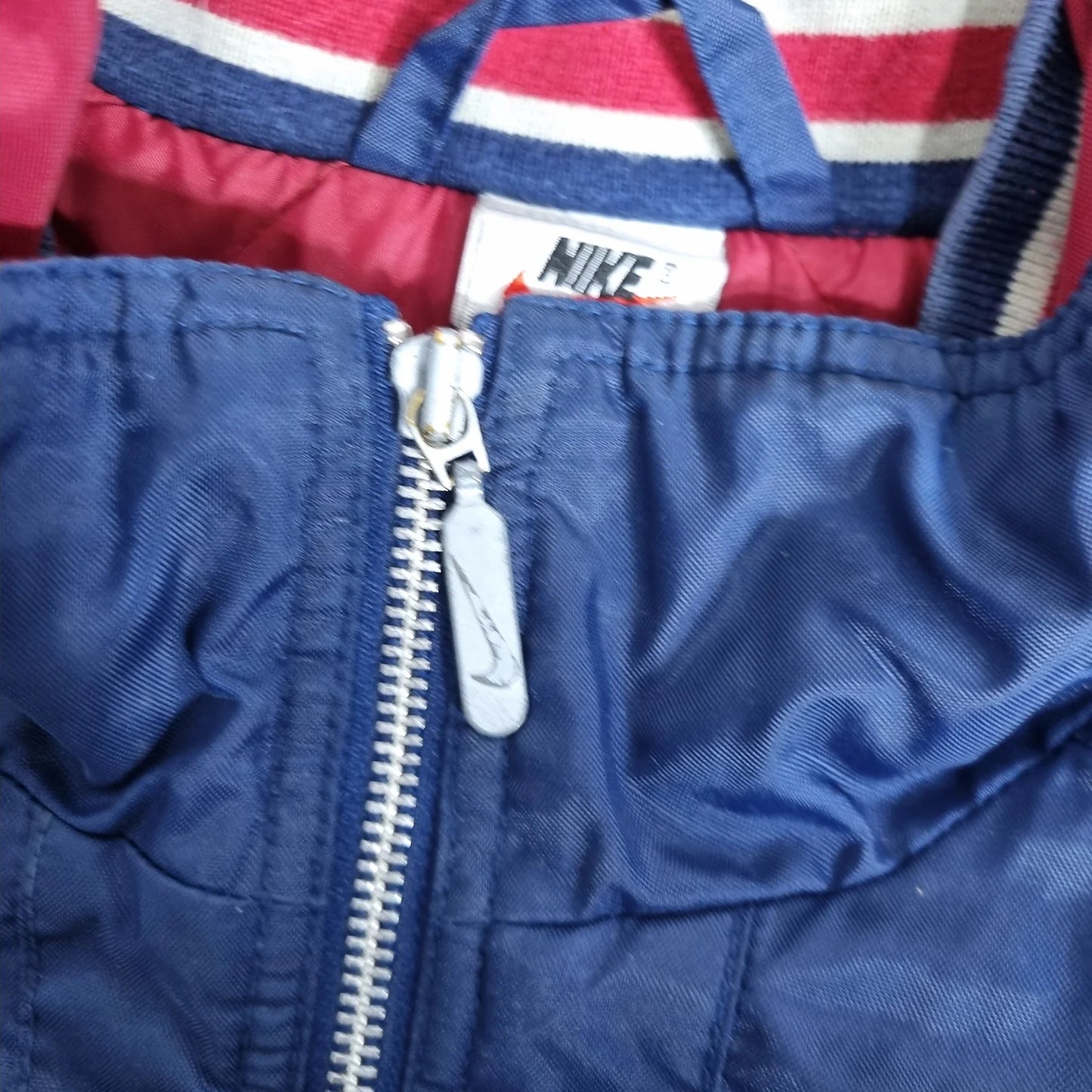 90s Nike Vintage Puffer Windbreaker Jacket Big Swoosh Navy Red (M)