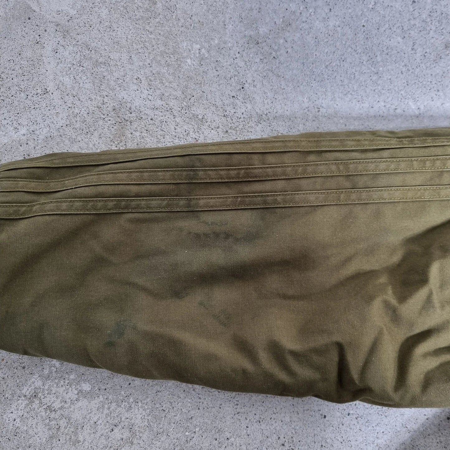 adidas Originals SAMPLE Utility Bomber Jacket Military Olive (50)
