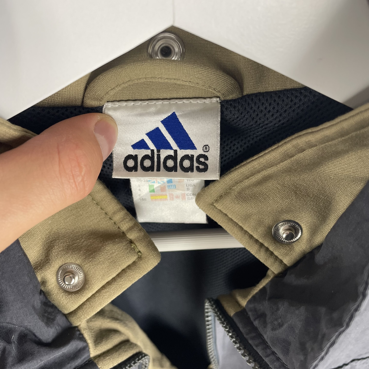 2000s Adidas Utility-Jacke Schwarz/Olive (M)