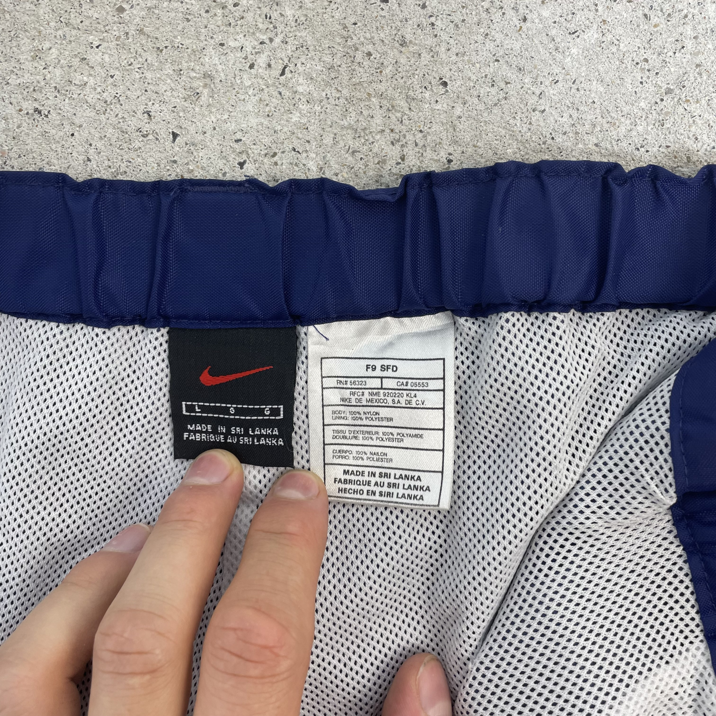 90s Nike Cargohose Blau mit hellblauen Streifen (L)